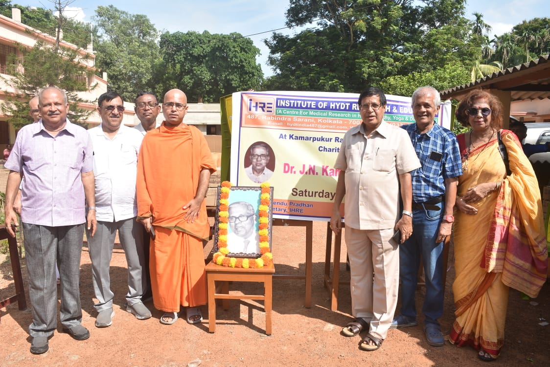 রামকৃষ্ণ জন্মভূমি কামারপুকুরে ডা: অশোক প্রধানের জনসেবা.