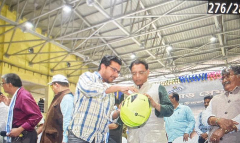 ইনড্রাইভ এবং হুগলি জেলার চুঁচুড়া পরিবহন দপ্তরের যৌথ উদ্যোগে সড়ক নিরাপত্তা মাস উদযাপন