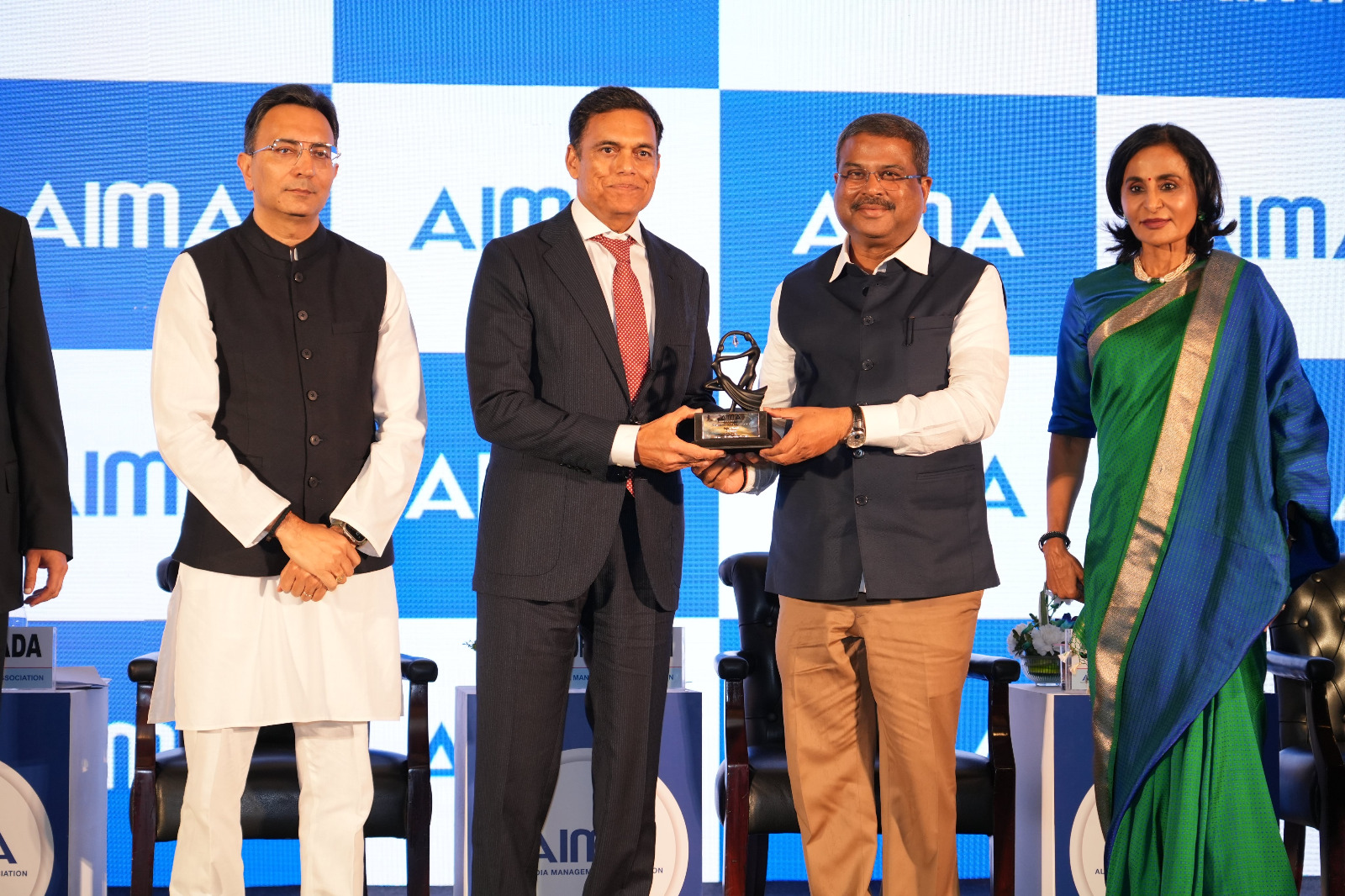 JSW GROUP CHAIRMAN SAJJAN JINDAL RECEIVES ‘BUSINESS LEADER OF THE DECADE’ AWARDAT AIMA MANAGING INDIA AWARDS…