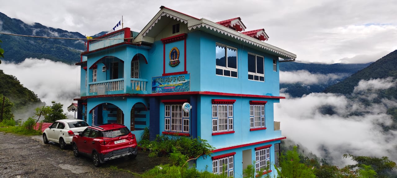 পুজোর ছুটিতে পাহাড়ের বুকে সেরা আস্তানা “আগমন” ….